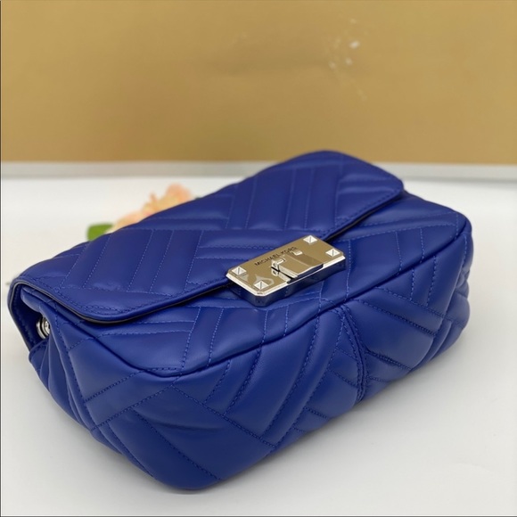 MICHAEL KORS PEYTON MEDIUM SHOULDER FLAP COBALT - Picture 8 of 16